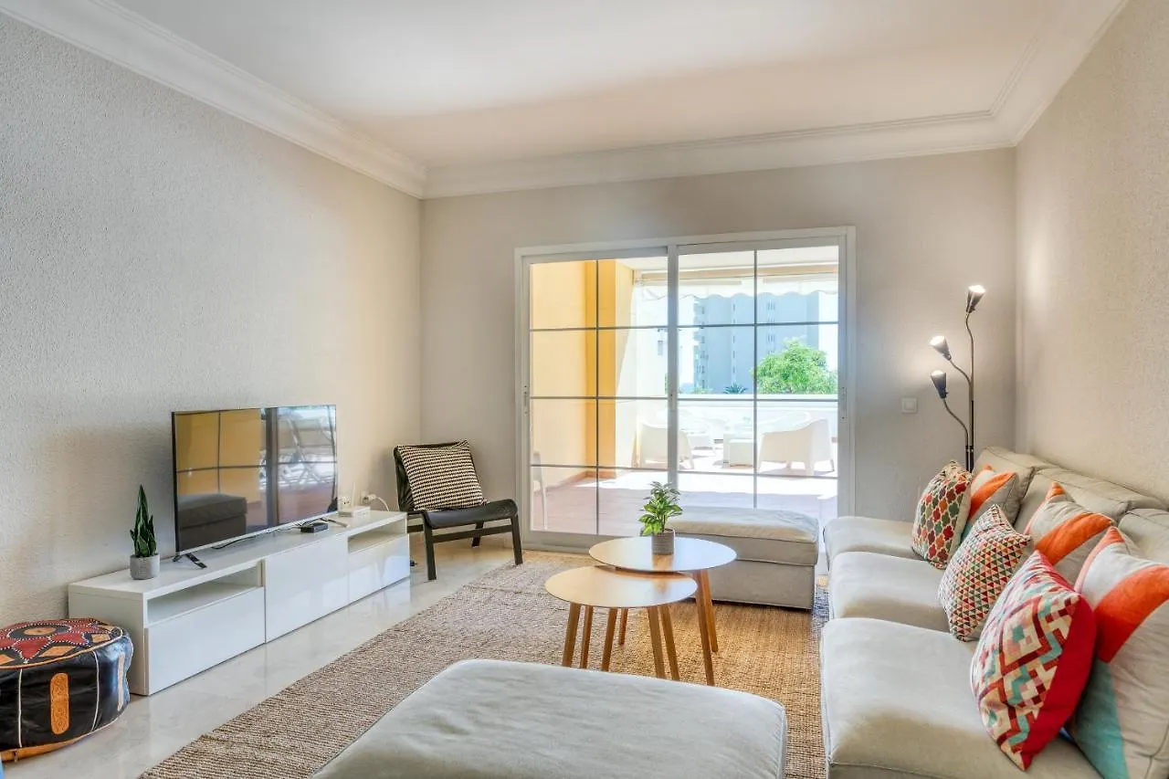 Hanami Puerto Alto Pa 2-1 Estepona Appartement
